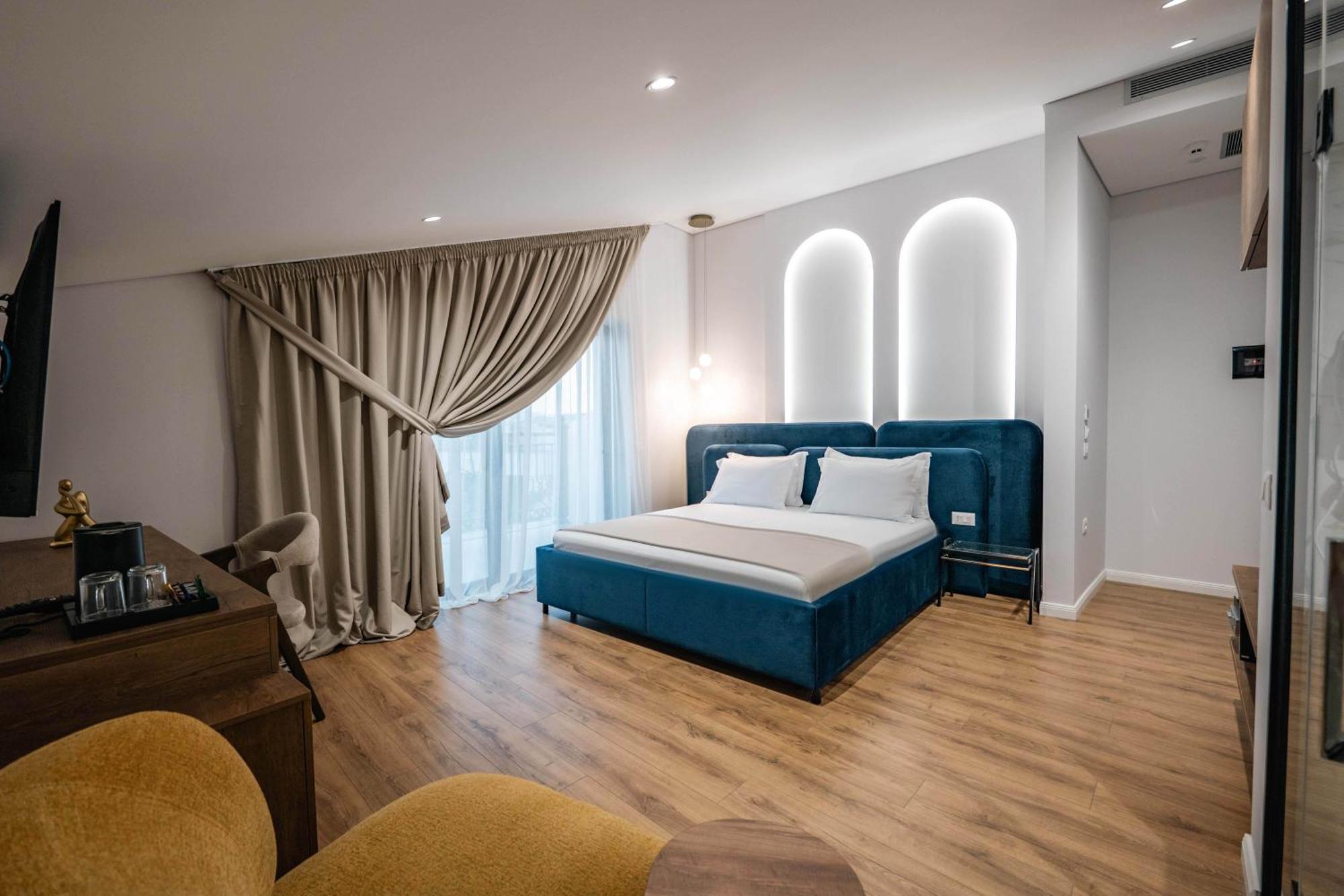 Hotel Mae Select