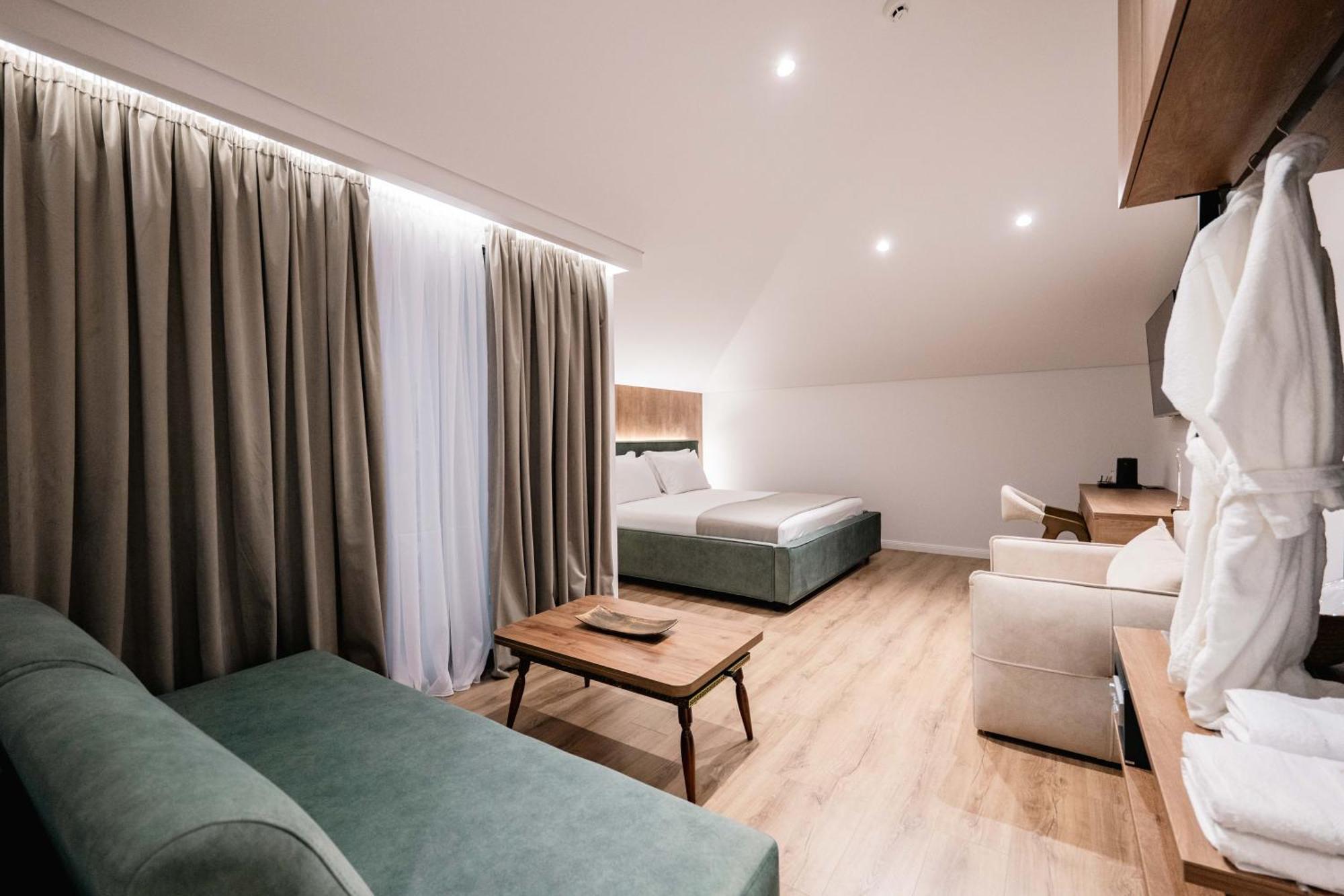 Mae Select Hotel Sarandë