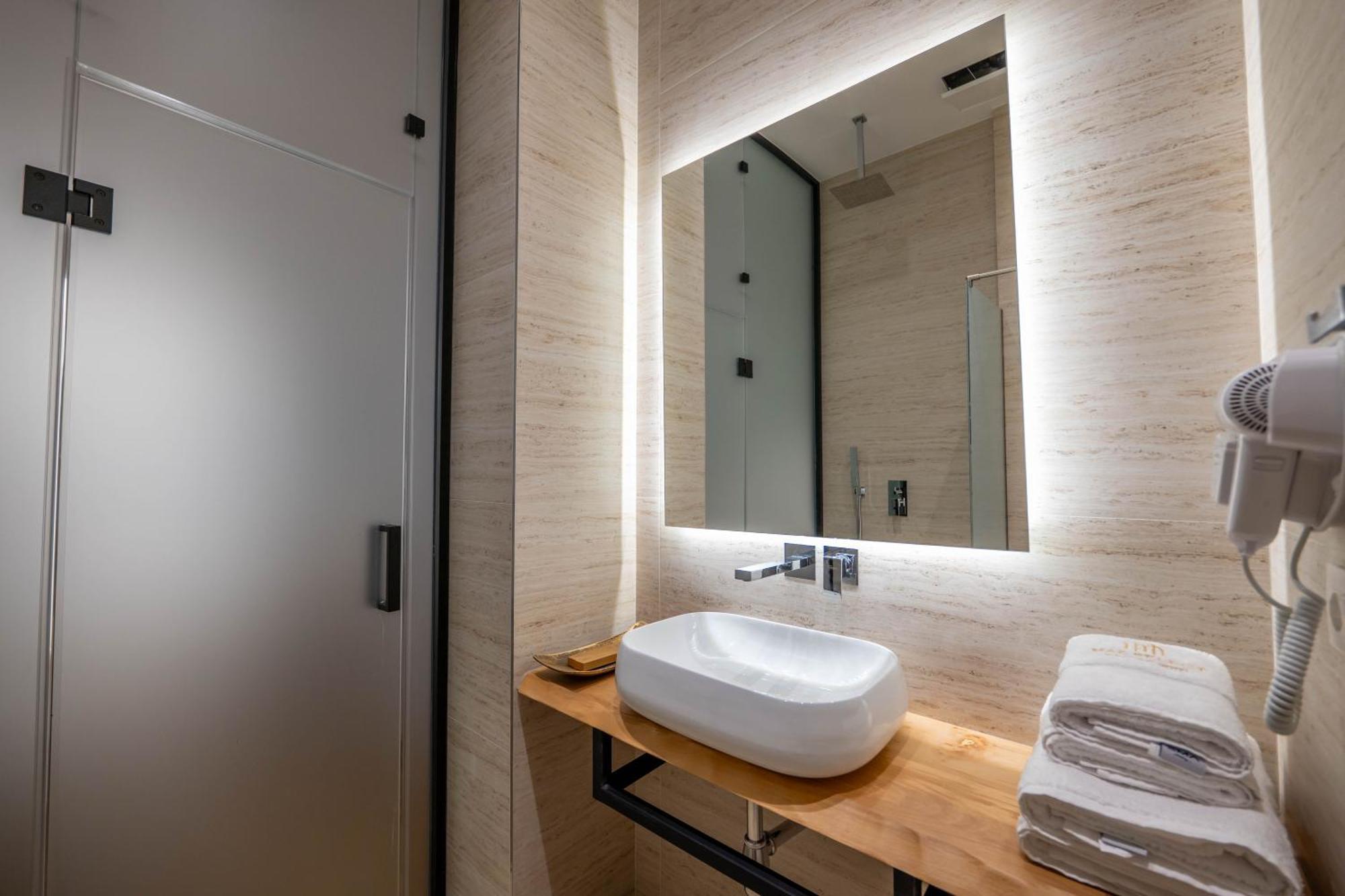 Hotel Mae Select
